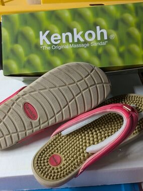Kenkoh Women’s Pink Massage Sandals with Textured Footbed